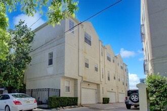 Building Photo - 105 Detering St