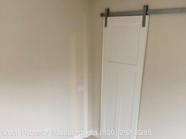 Building Photo - 1 br, 1 bath House - 1063 Strawberry Terrace