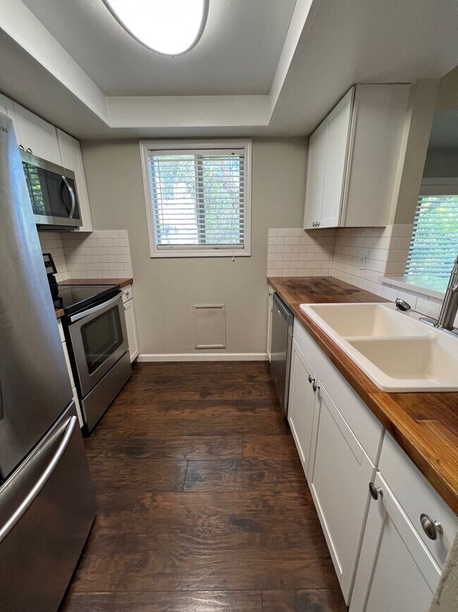 Foto del edificio - 11724 SW Boones Bend Drive ~ Captivating C...
