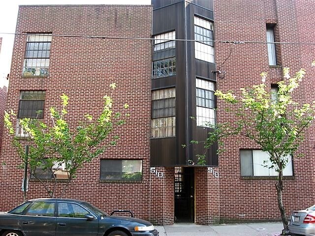 Building Photo - 510 Lombard St