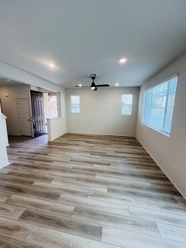 Foto del edificio - 40383 Birchfield Dr