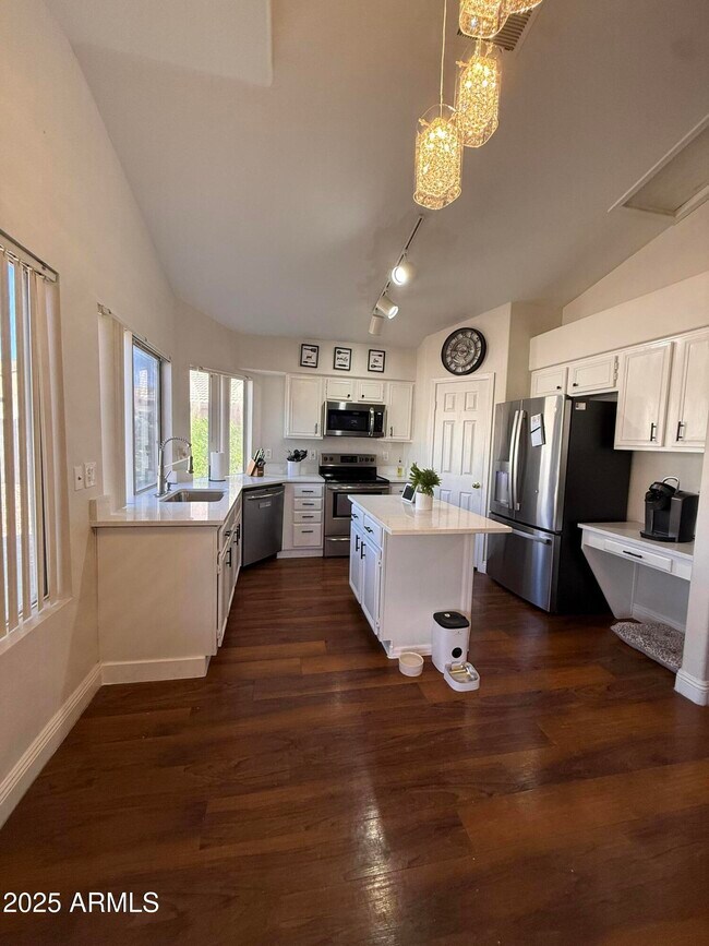 Foto del edificio - 8868 W Greer Ave