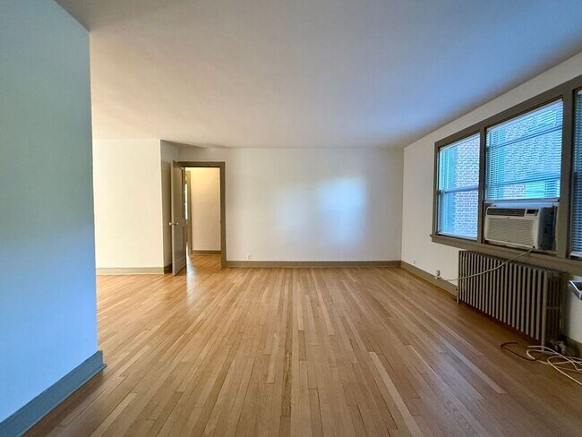 Foto del edificio - 1400 Kenmore Ave