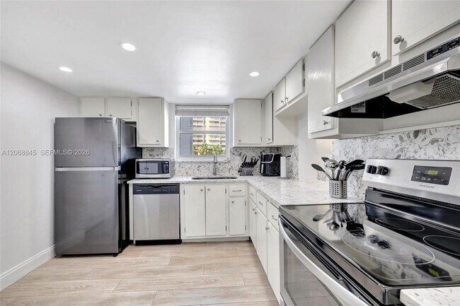 Foto del edificio - 3015 N Ocean Blvd