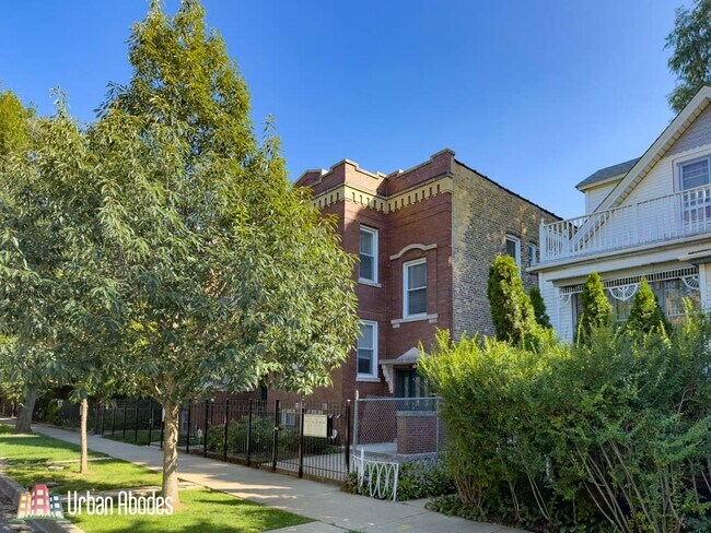 Building Photo - 3319 W Belden Ave