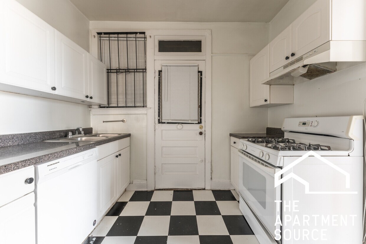 Foto principal - 4352 N Winchester Ave