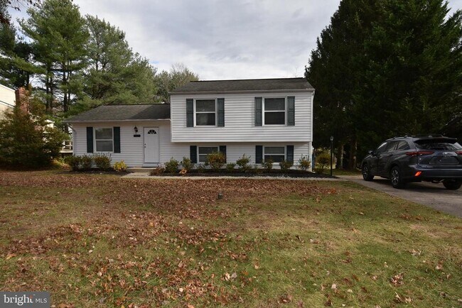 Foto del edificio - 7045 MacBeth Way