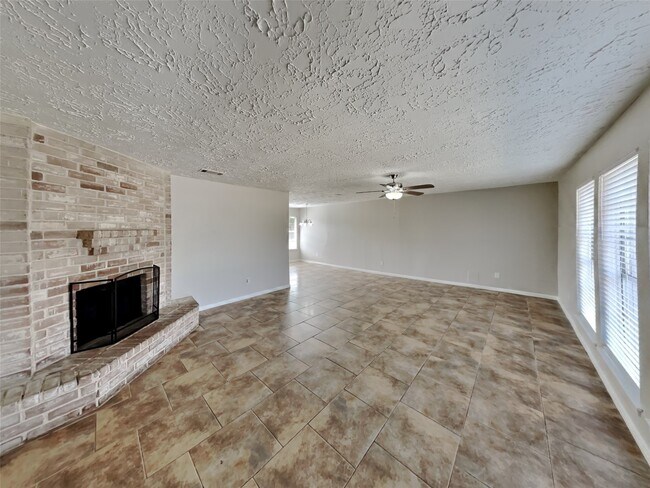 Foto del edificio - 20211 Cottonglade Ln