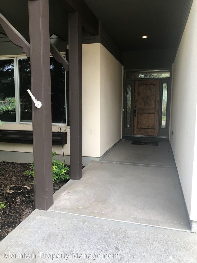 Building Photo - 4 br, 4 bath House - 19 West Village Circle
