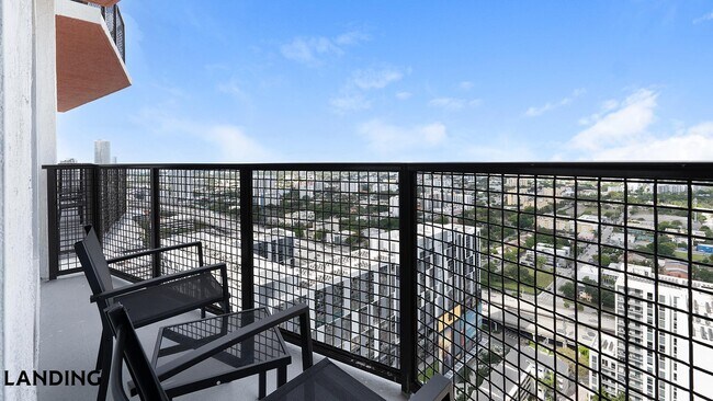 Foto del edificio - 777 NW 2nd Ave