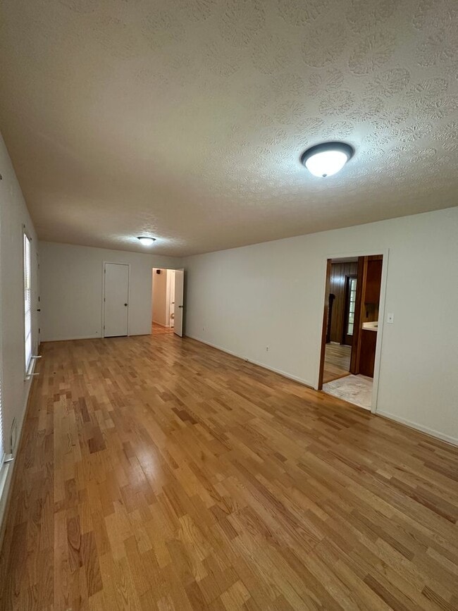 Building Photo - 375 Segrest Cir