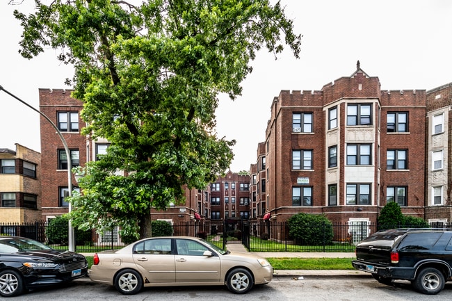 Building Photo - 8241 S Ellis