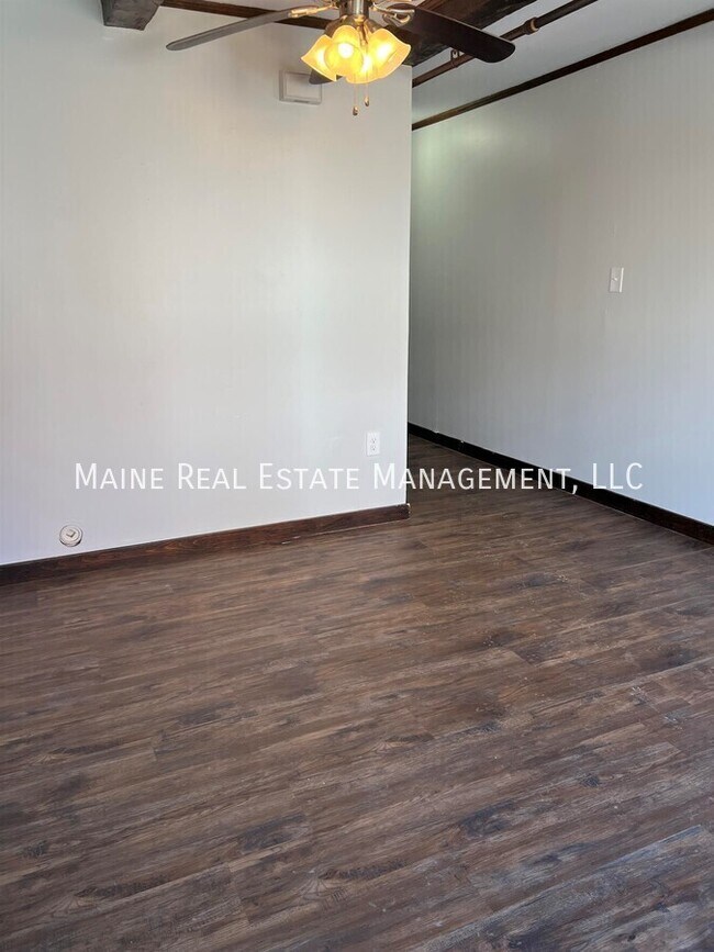 Building Photo - 2412 Western Ave