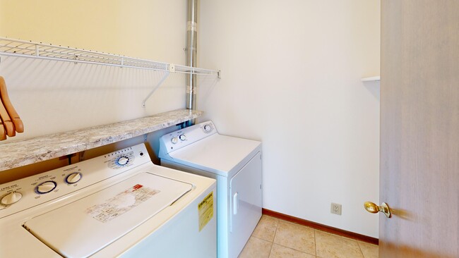Foto del edificio - High Point Commons Apartments