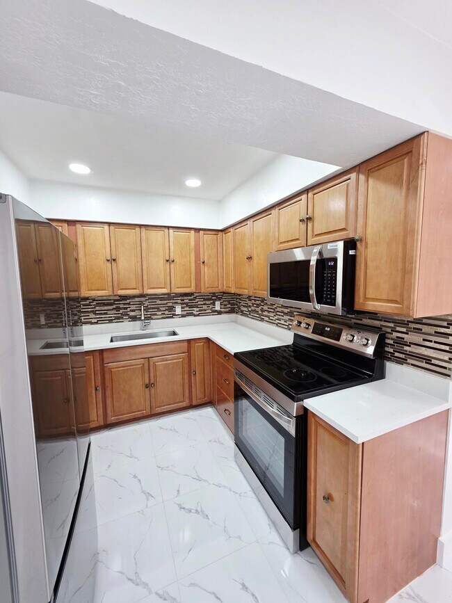 Foto del edificio - 4778 Carver St