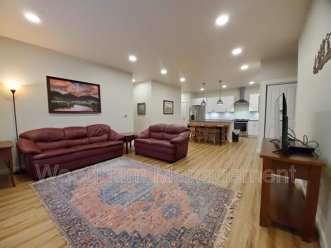 Foto del edificio - 2222B Willow Dr
