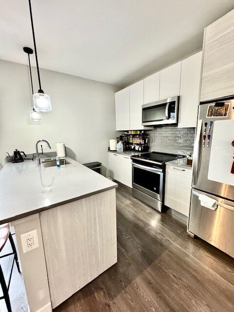 Foto del edificio - 2407 W Eastwood Ave