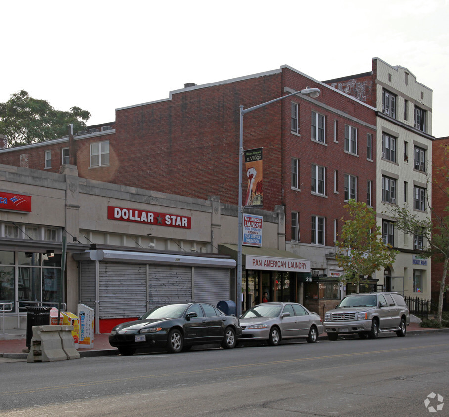 Foto del edificio - 3125 Mt Pleasant St NW