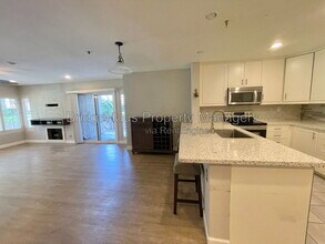 Building Photo - 5765 Friars Rd