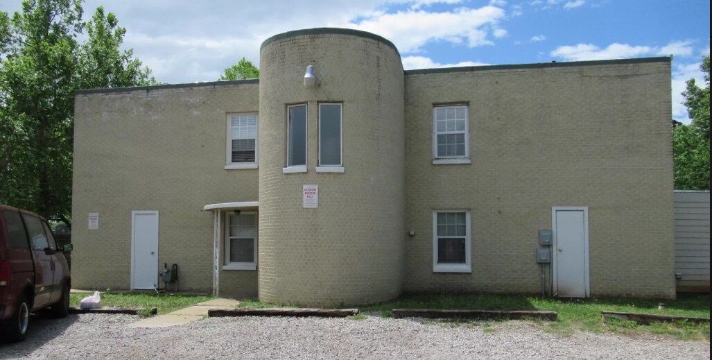 Primary Photo - 1133 N Purdue Ave