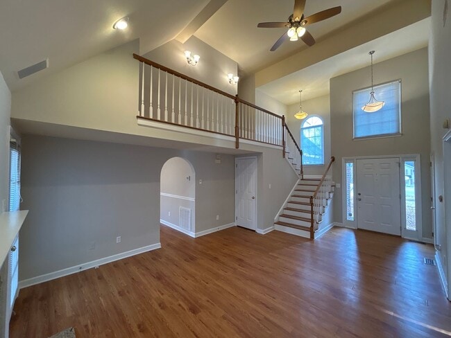 Building Photo - 1061 Emerson Dr