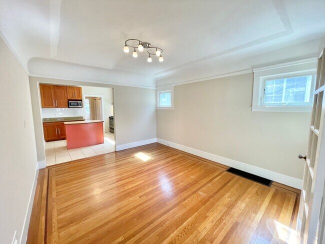 Foto del edificio - Bernal Heights 3BD/2BA Condo!  Parking!  L...