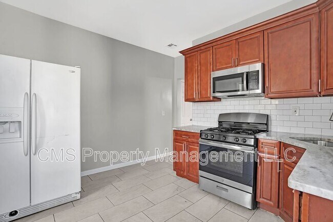 Foto del edificio - 142-144 Seymour Ave