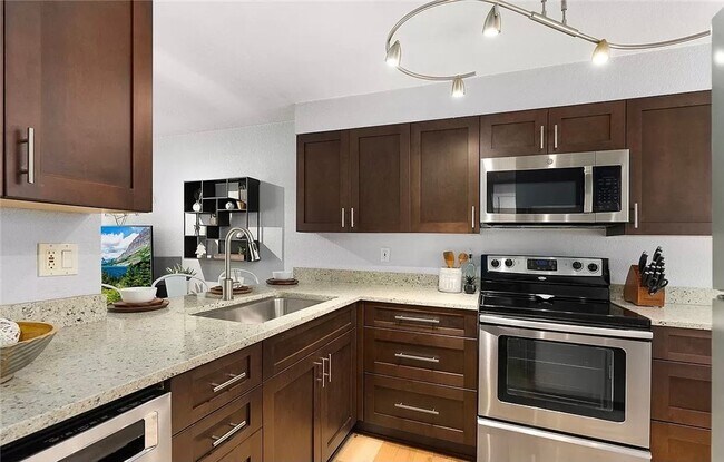 Foto del edificio - Kirkland Townhouse with $500 Move-In Special!