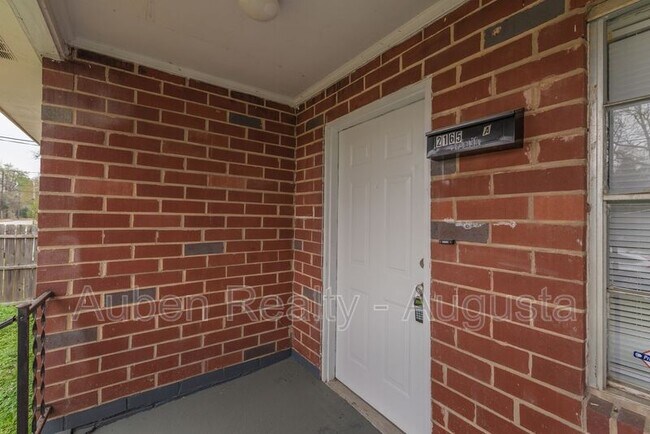 Foto del edificio - 2165 1/2 Telfair Street