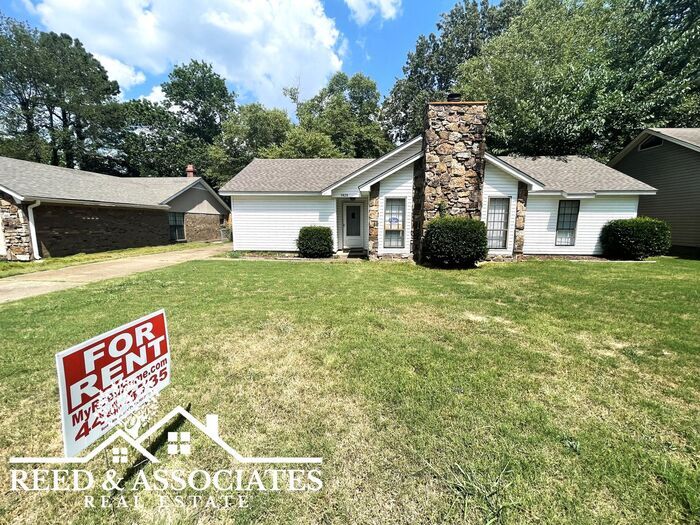 Primary Photo - JUST REDUCED~ Spacious Hickory Hill Home~