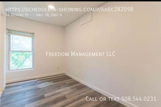 Building Photo - 56 Devens St