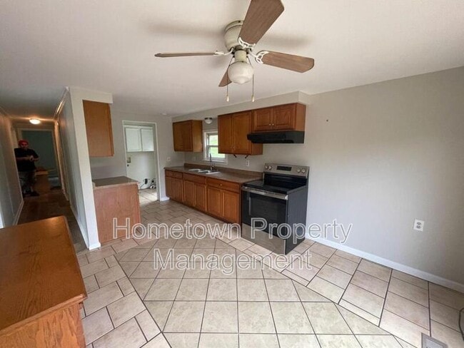 Building Photo - 713 Bair Rd