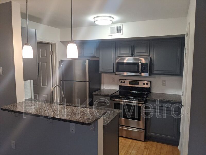 Primary Photo - 435 W 9th St