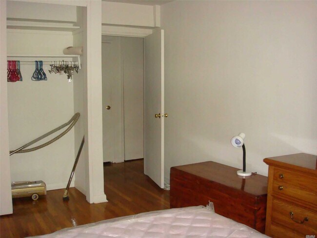 Foto del edificio - 241-20 Northern Blvd