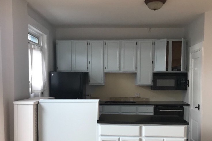 Primary Photo - 1630 N LaSalle Dr