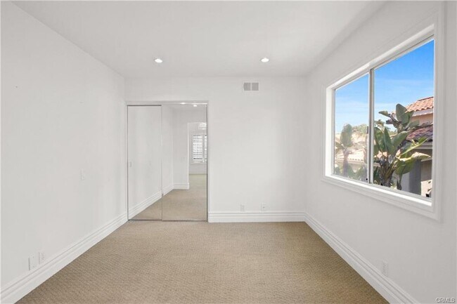 Building Photo - 23 Cala Moreya St
