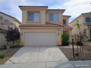 Building Photo - 9737 Ravine Ave
