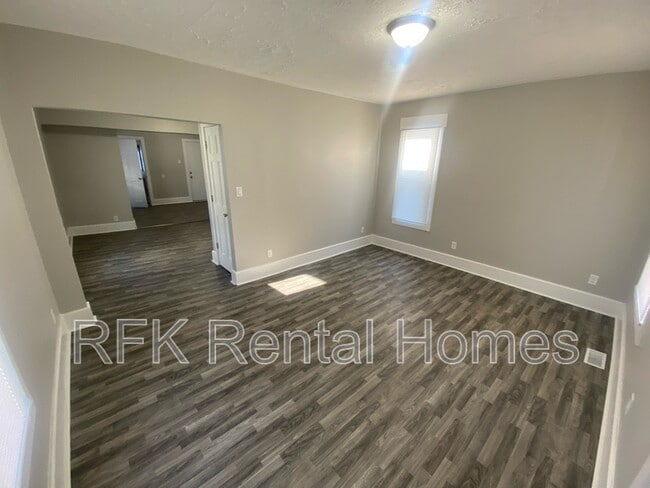 Building Photo - 1210 S 21st St