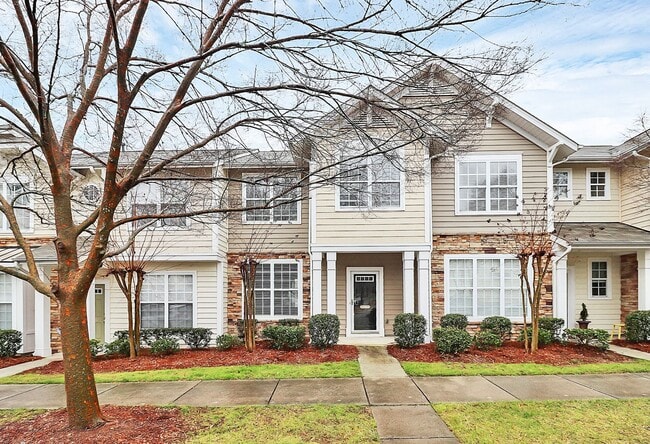 Building Photo - Incredible Matthews Townhome in Callonwood!