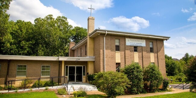 Building Photo - 3729 Blenheim Blvd