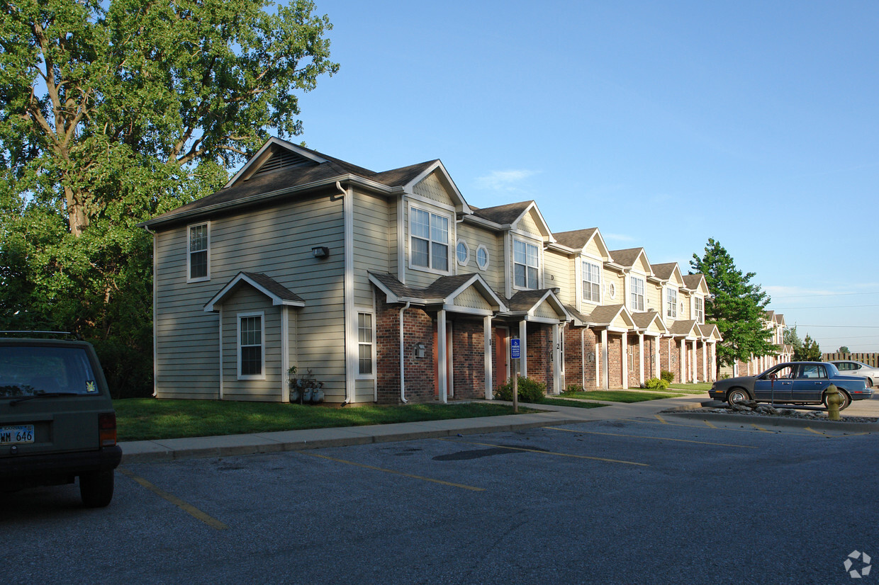 Primary Photo - Courtside Townhomes