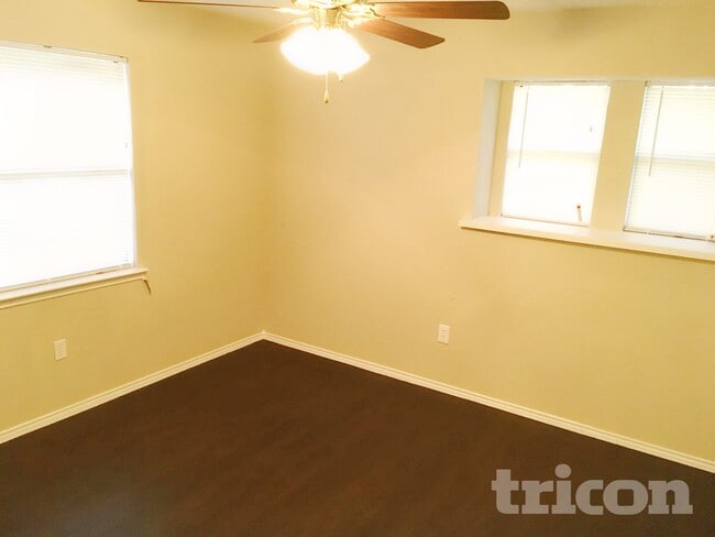 Building Photo - 3804 Firethorn Dr