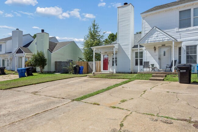 Building Photo - 3908 Buchanan Dr
