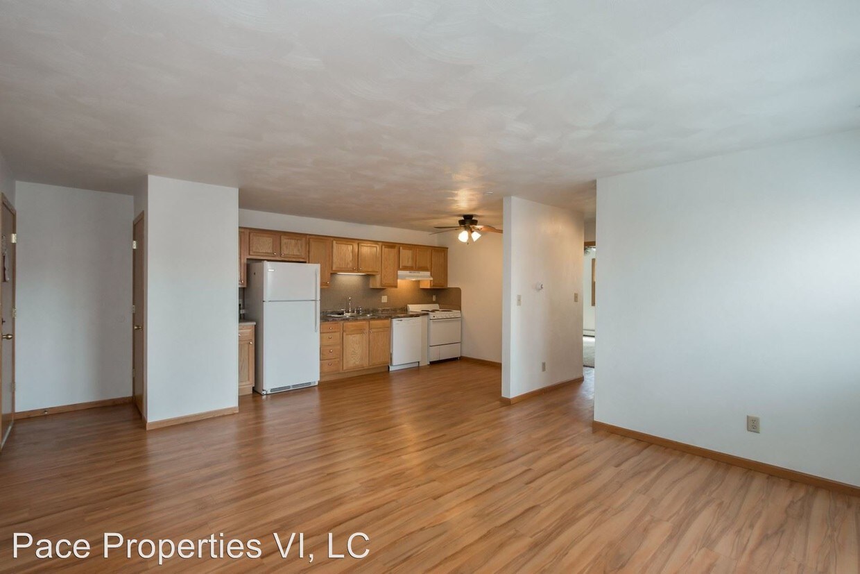 Primary Photo - 2 br, 1 bath Apartment - 204/208 Main St