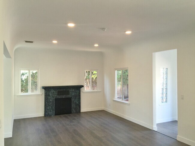 Foto del edificio - 8538 N W Knoll Dr