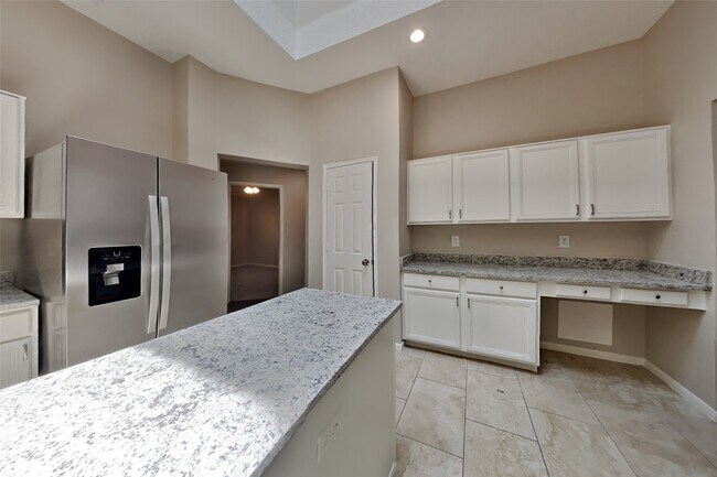 Building Photo - 7031 Echo Pines Dr