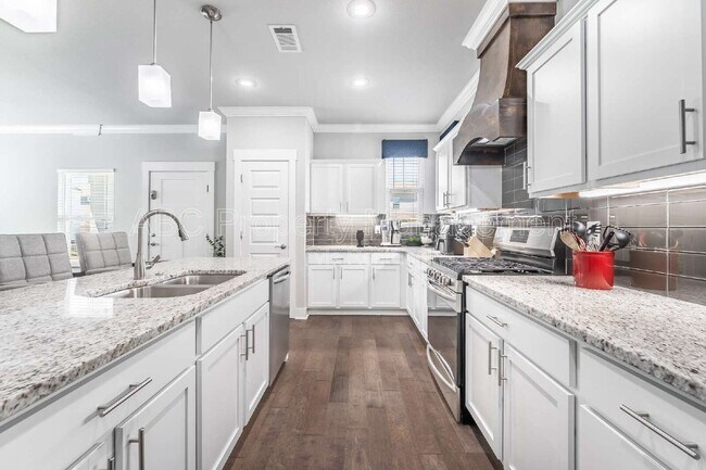 Building Photo - 5217 S 65th Pl