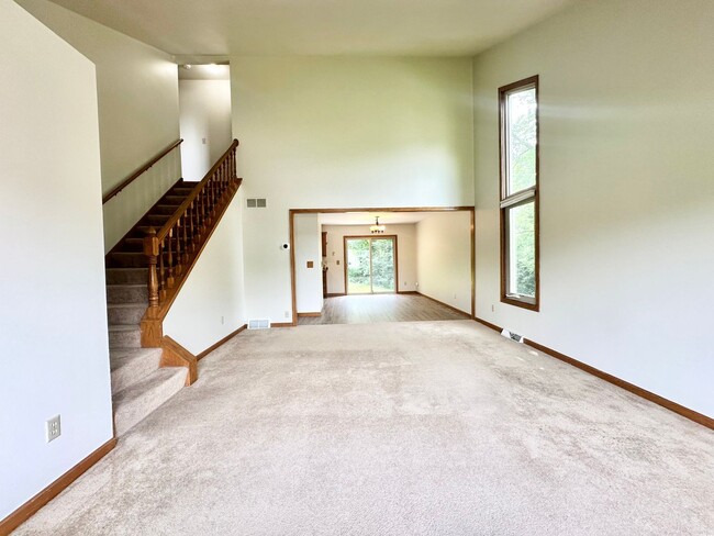 Building Photo - Exceptionally Spacious Pewaukee Townhome
