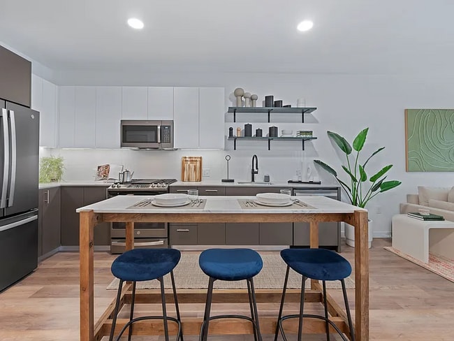 Building Photo - 202 Mill Rd