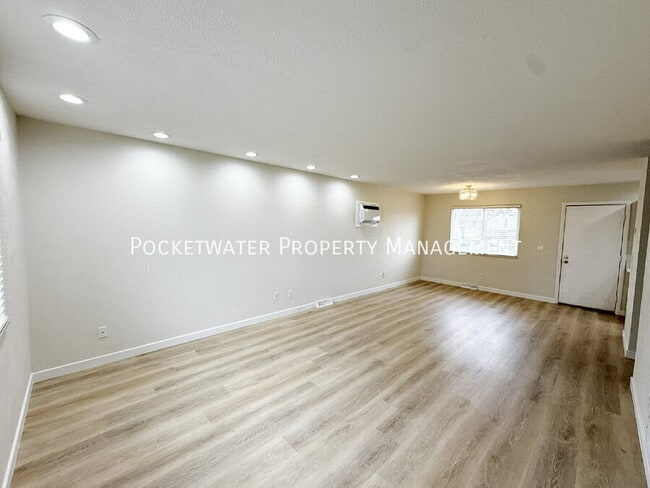 Building Photo - 10745 Miller Ct